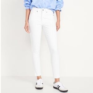 White Jeans: NWT Old Navy High-Waisted OG Straight Ankle Jeans; Size 10 tall